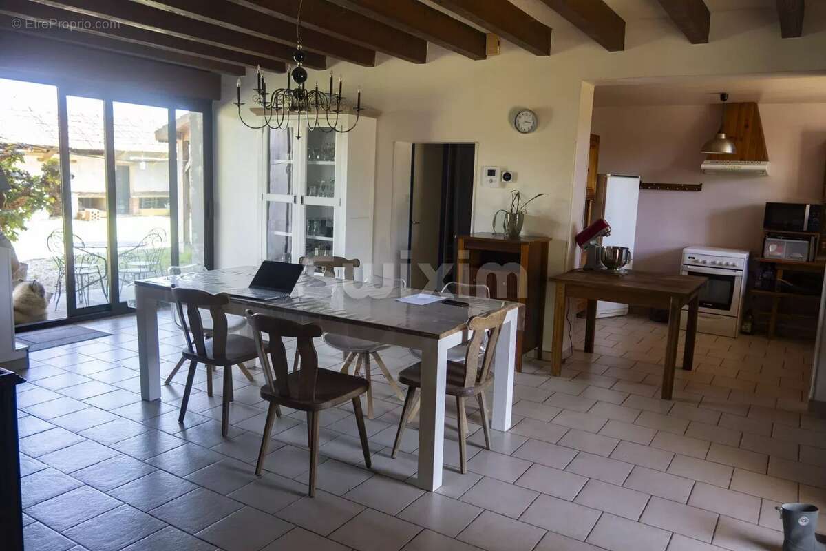 Maison à SAINT-MARTIN-EN-BRESSE