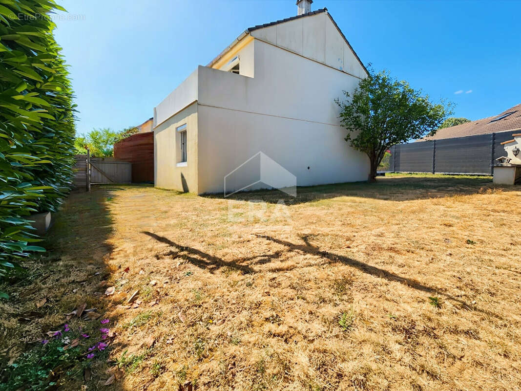Maison Savigny Le Temple 5 pièce(s) 102.5 m2 - photo 17