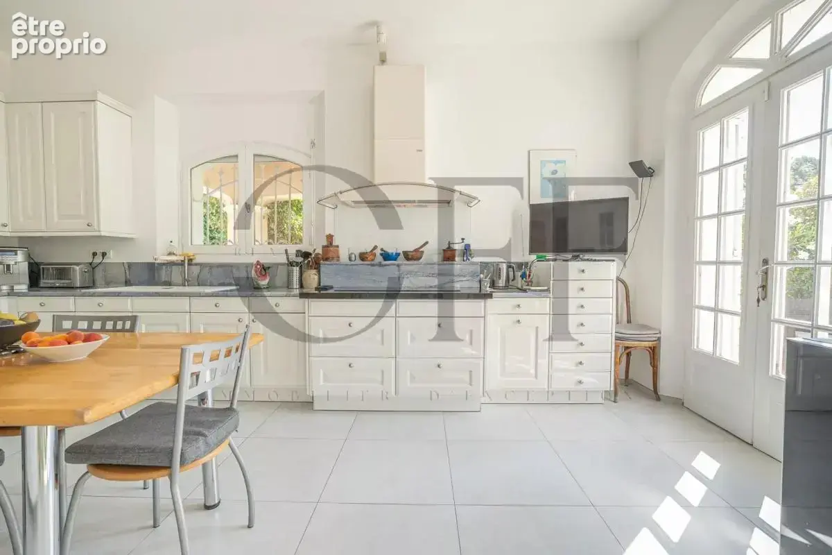 MARSEILLE 12ᵉ Vue mer • Domaine privé • Villa d'exception • Piscine • 220 m² - photo 13