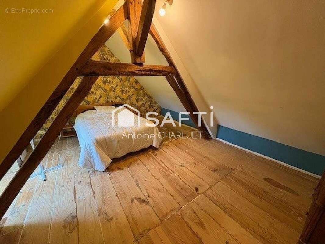 Maison 208 m² à Saulnay  - photo 8