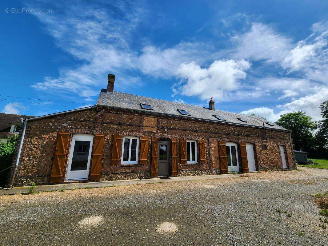 Maison à SAINT-AGIL