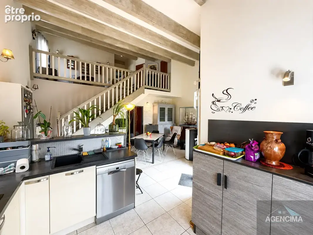 À vendre à Marseillan, bord d'étang dans un cadre de vie rare - photo 4