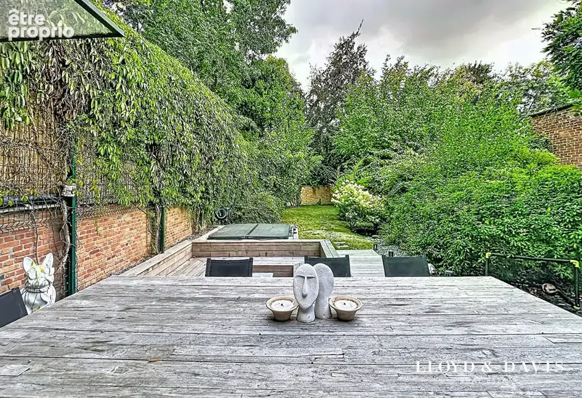 Maison 8 pièces 210 m² à vendre à Lille (59000) - photo 2