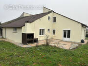 Maison à SAVIGNY-LE-TEMPLE