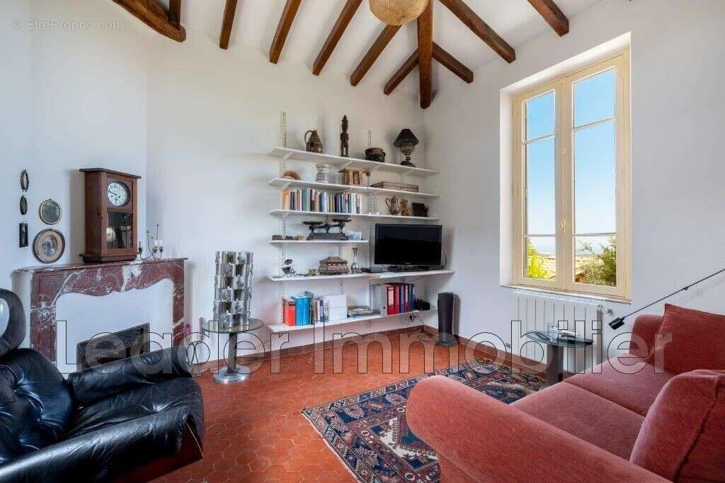 Maison à TOURRETTES-SUR-LOUP