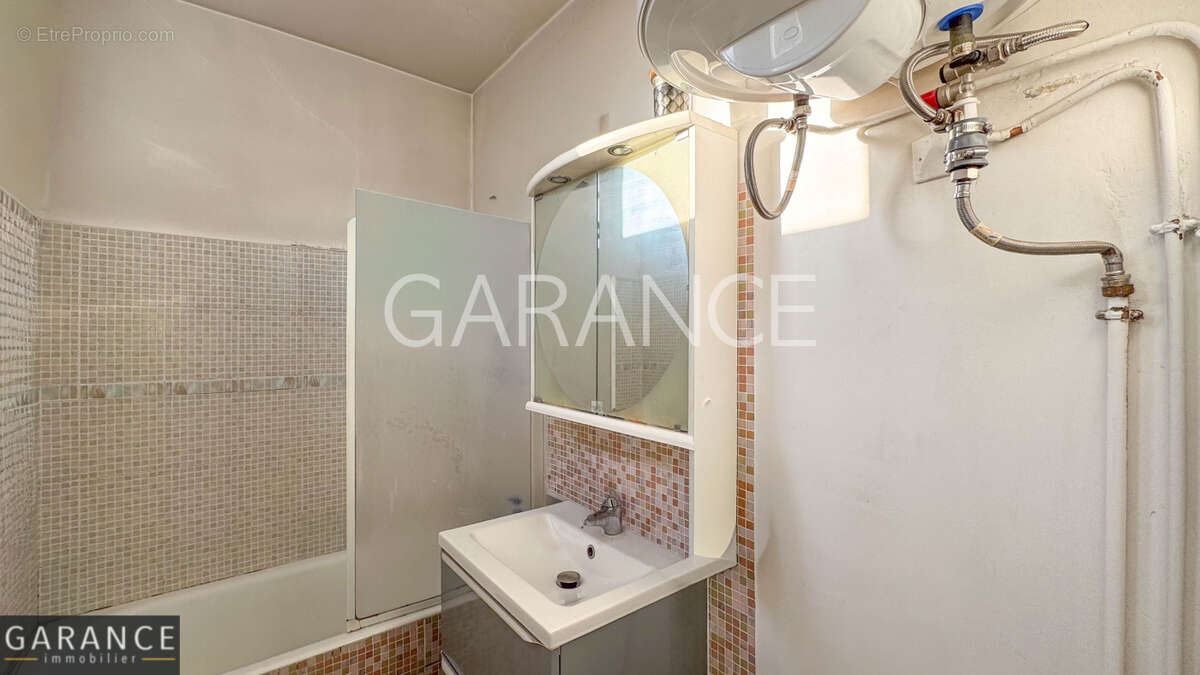 Appartement à PARIS-14E