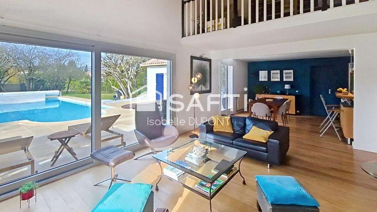 Photo 2 - Maison à LE HAILLAN