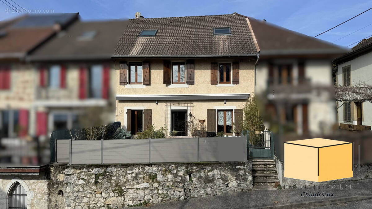 Maison à CHINDRIEUX