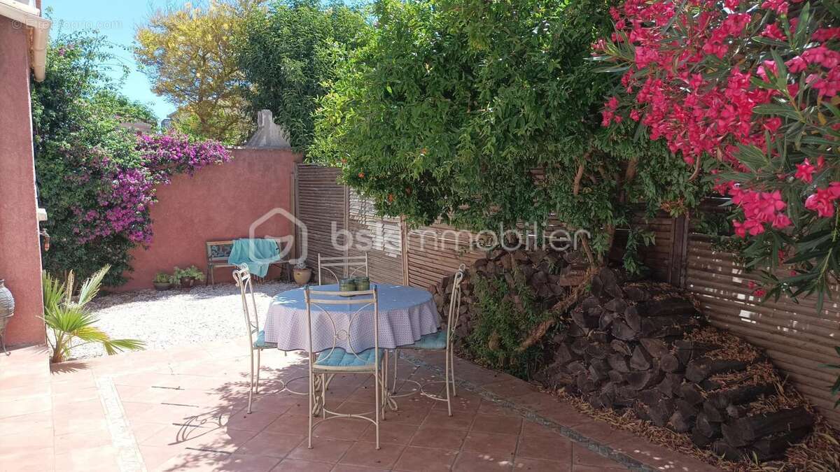 Maison avec piscine et garage - photo 9