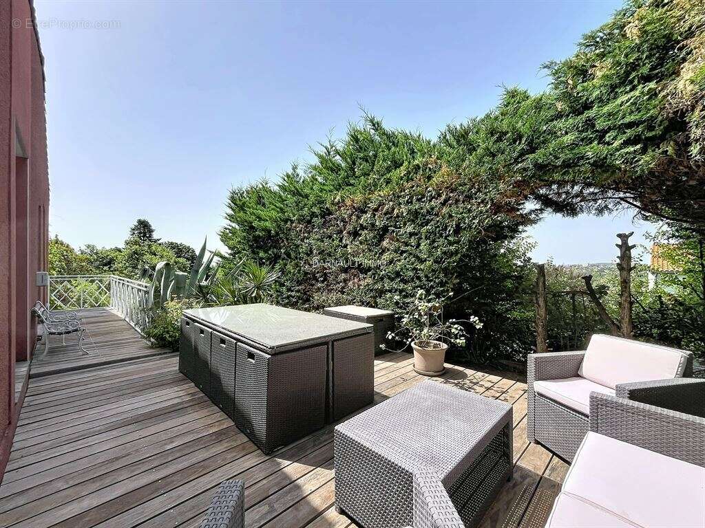 Villa familiale plain-pied de 149 m² sur parcelle de 878 m² avec piscine - photo 5