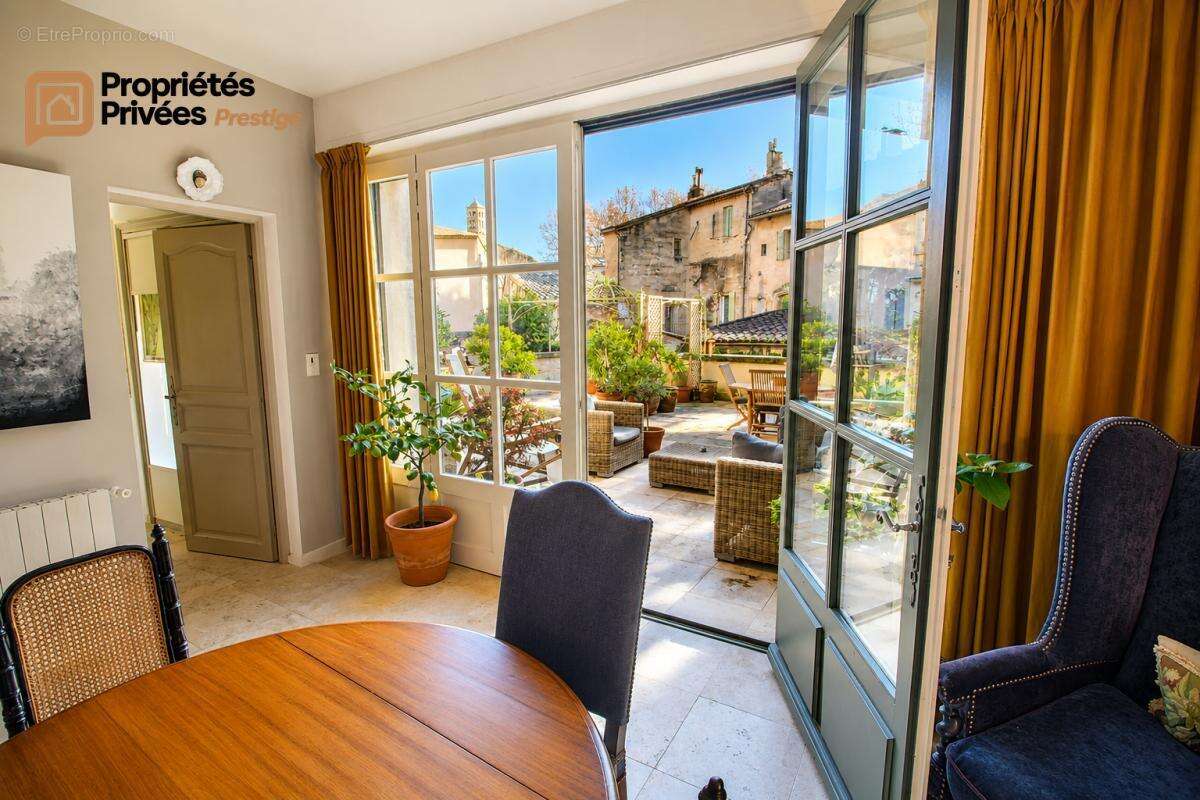 Appartement à UZES