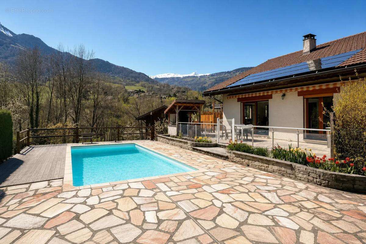 Maison 5 chambres avec piscine et dépendances - Aigueblanche - photo 2