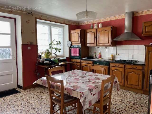 Maison à LE CLOITRE-PLEYBEN