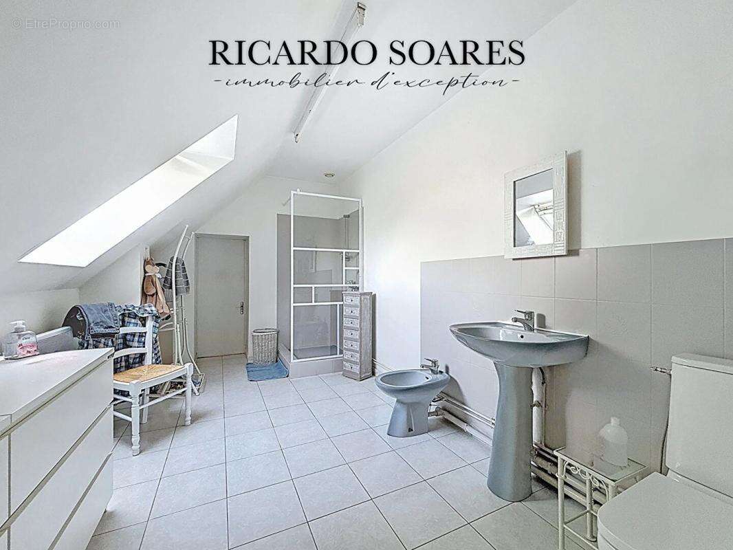 Maison à LONGUEIL-SAINTE-MARIE