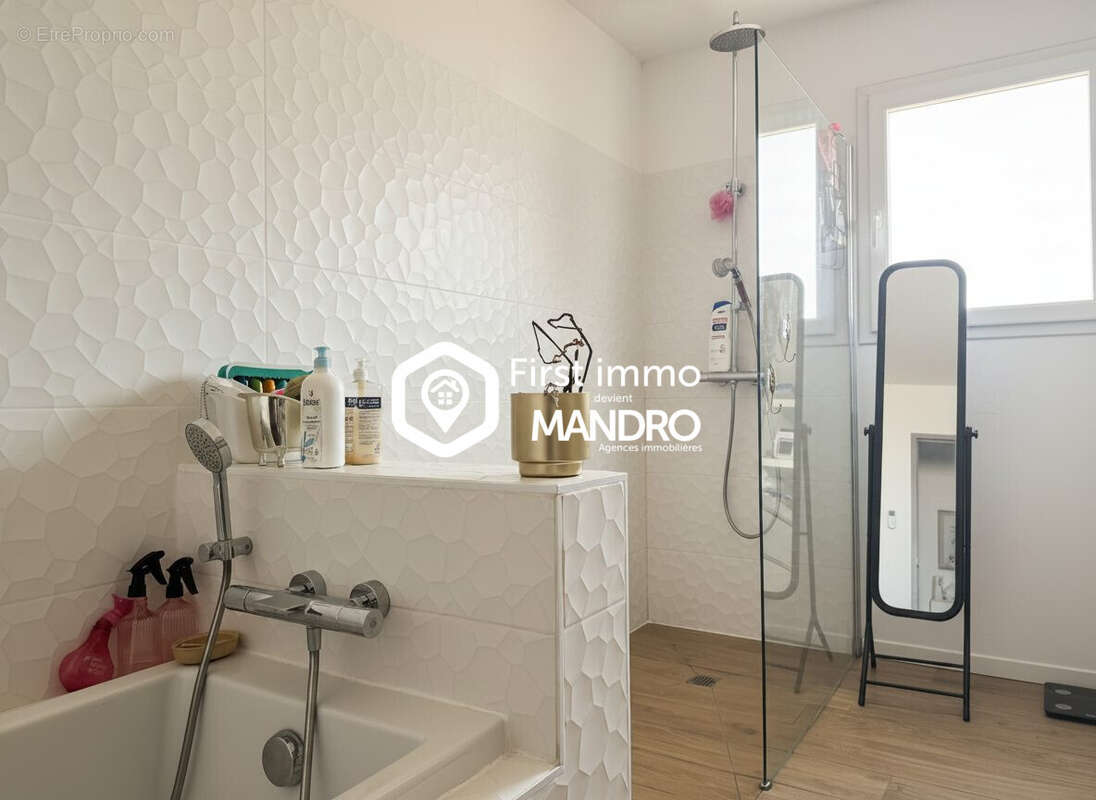 Maison 143 m² à Thuir  - photo 7