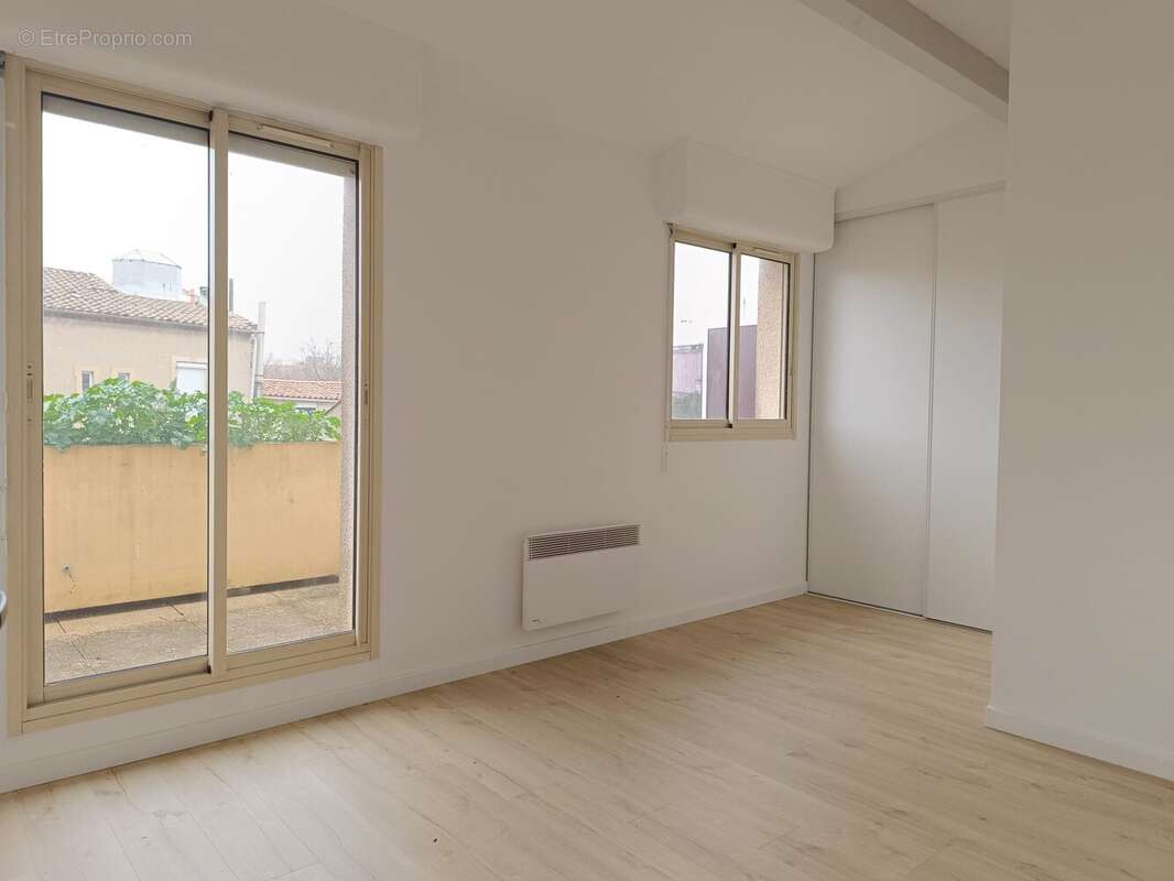 Chambre 1 - Appartement à NARBONNE