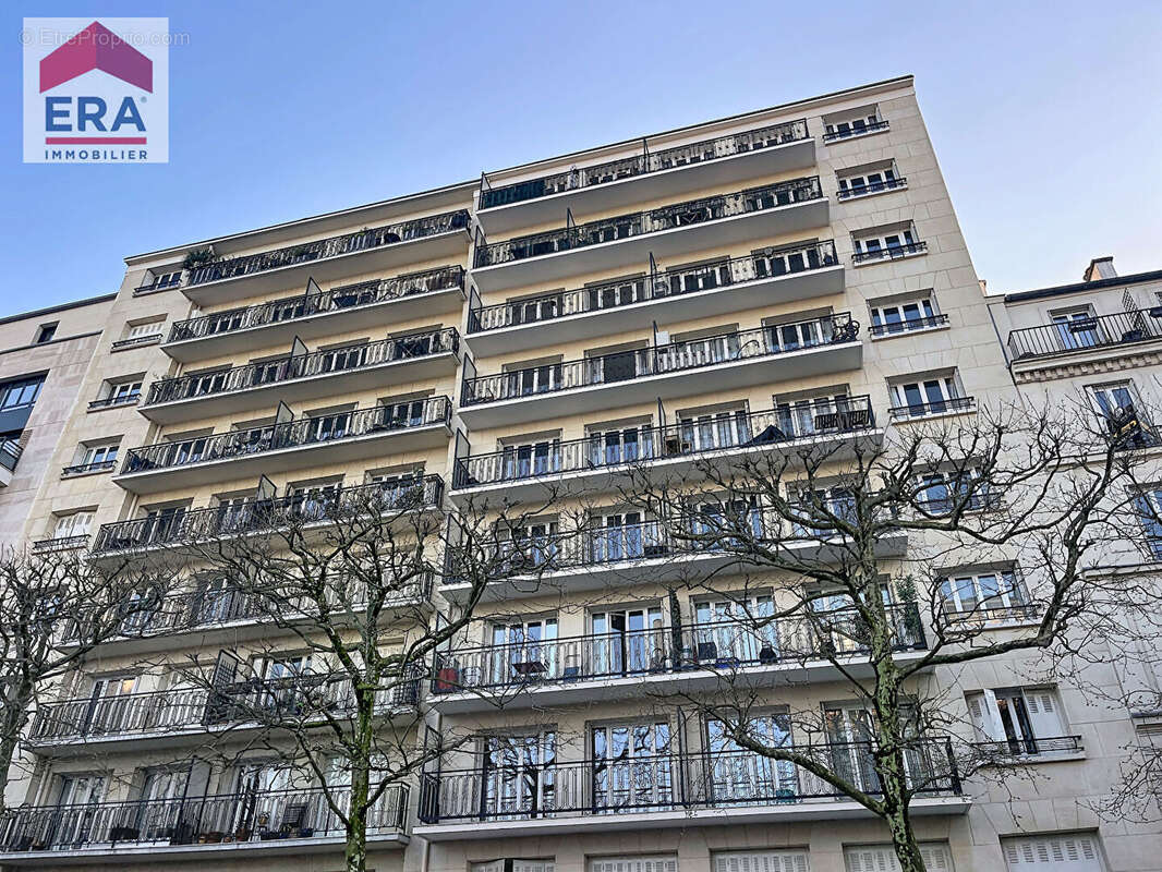 Appartement à CHARENTON-LE-PONT