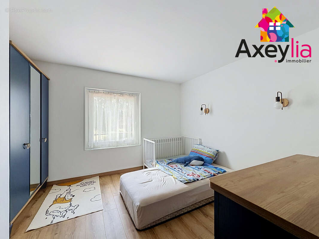 A vendre - secteur balbigny - maison  rénovée avec terrain arbore et sans vis a vis - photo 7