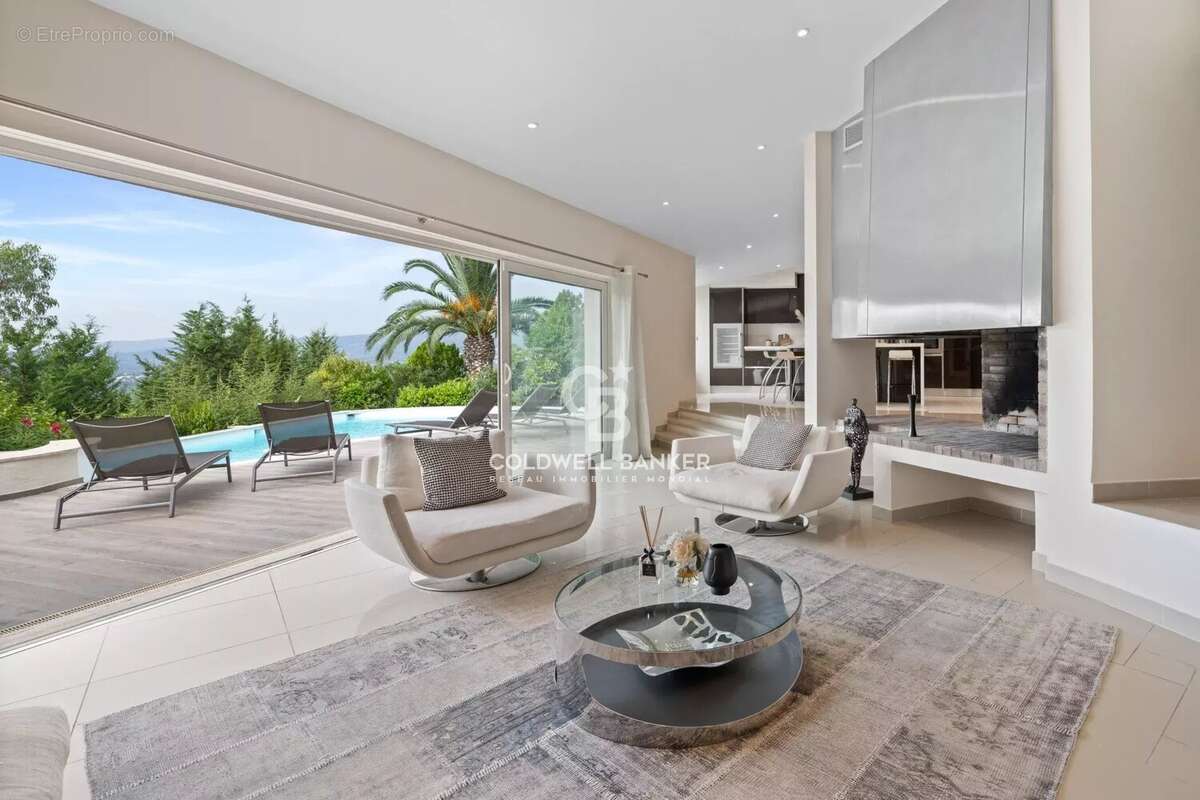 Maison à MOUGINS