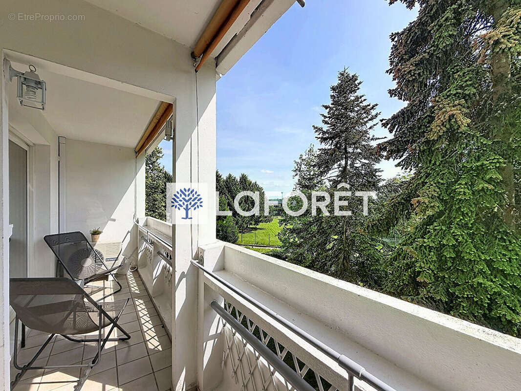 Appartement à DECINES-CHARPIEU