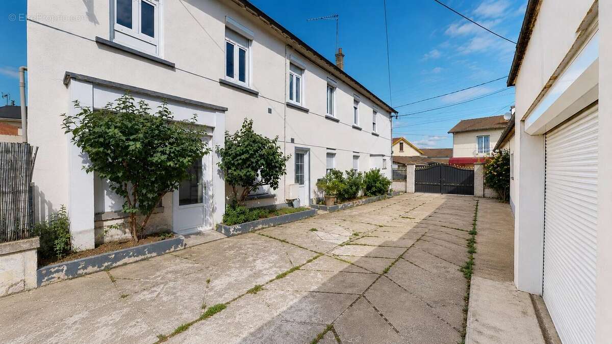 Appartement à CLICHY-SOUS-BOIS