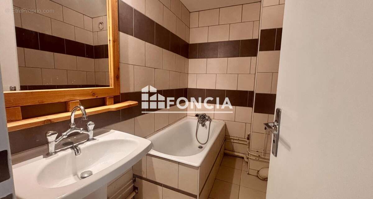 Appartement à LA SALLE-LES-ALPES