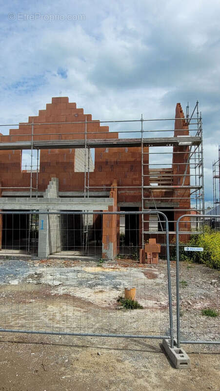 Maison de 4 pièces principales AVEC GARAGE sur un terrain de 192m² - photo 3