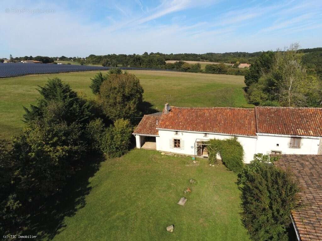 Maison à CHAMPAGNE-MOUTON