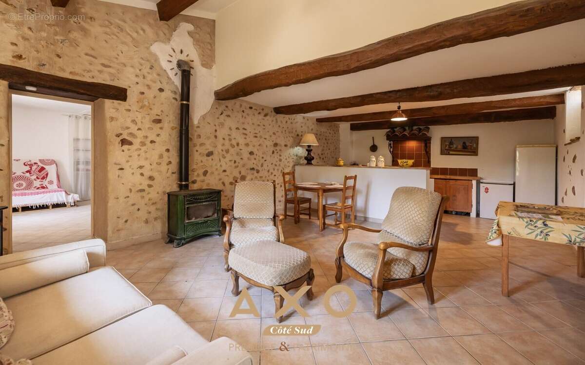 Allemagne-en-provence - bastide - 696 m² - 5 habitations - piscine 15x7 - terrain 1 ha - 995 000  - photo 14
