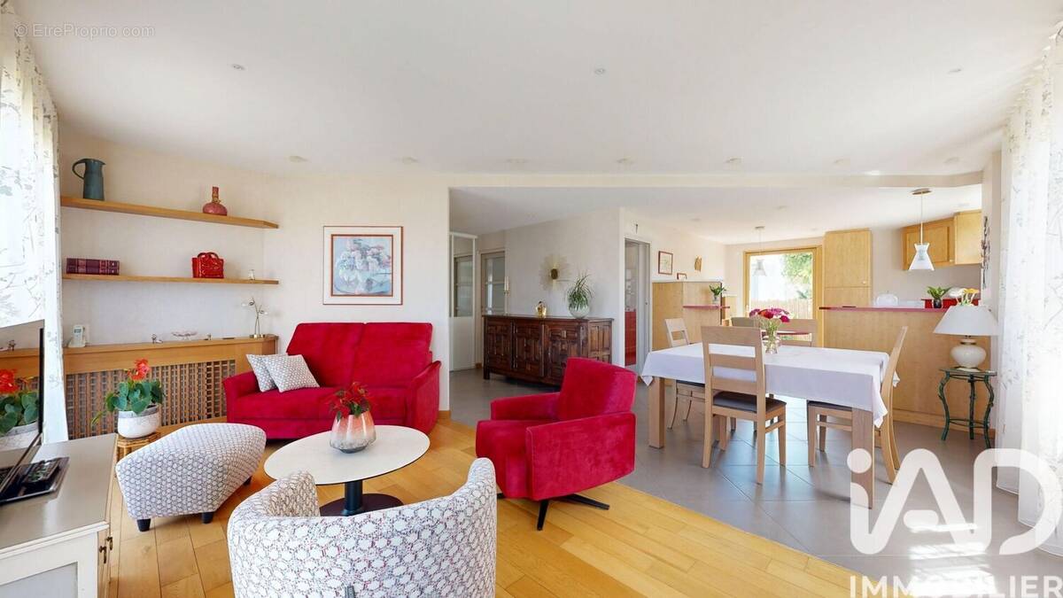 Photo 1 - Maison à SAINT-PIERRE-MONTLIMART