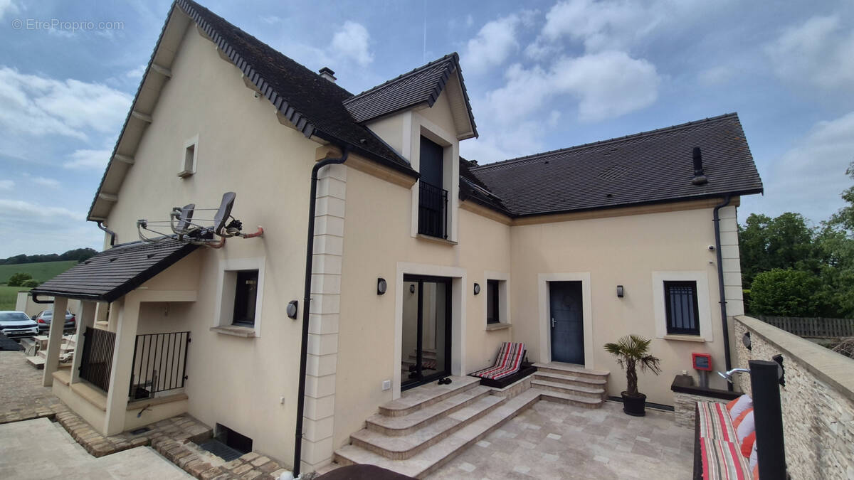 Maison à SAINTE-GEMME-MORONVAL