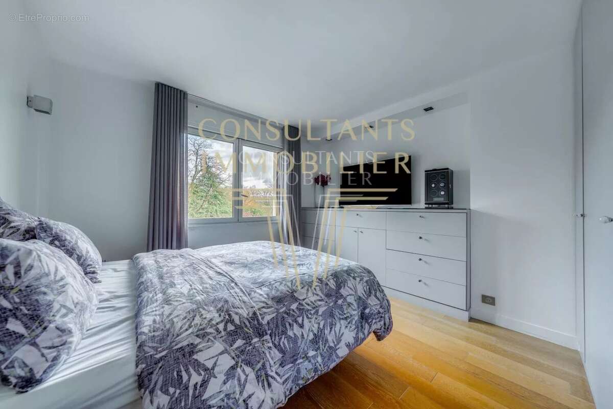 Appartement à NEUILLY-SUR-SEINE