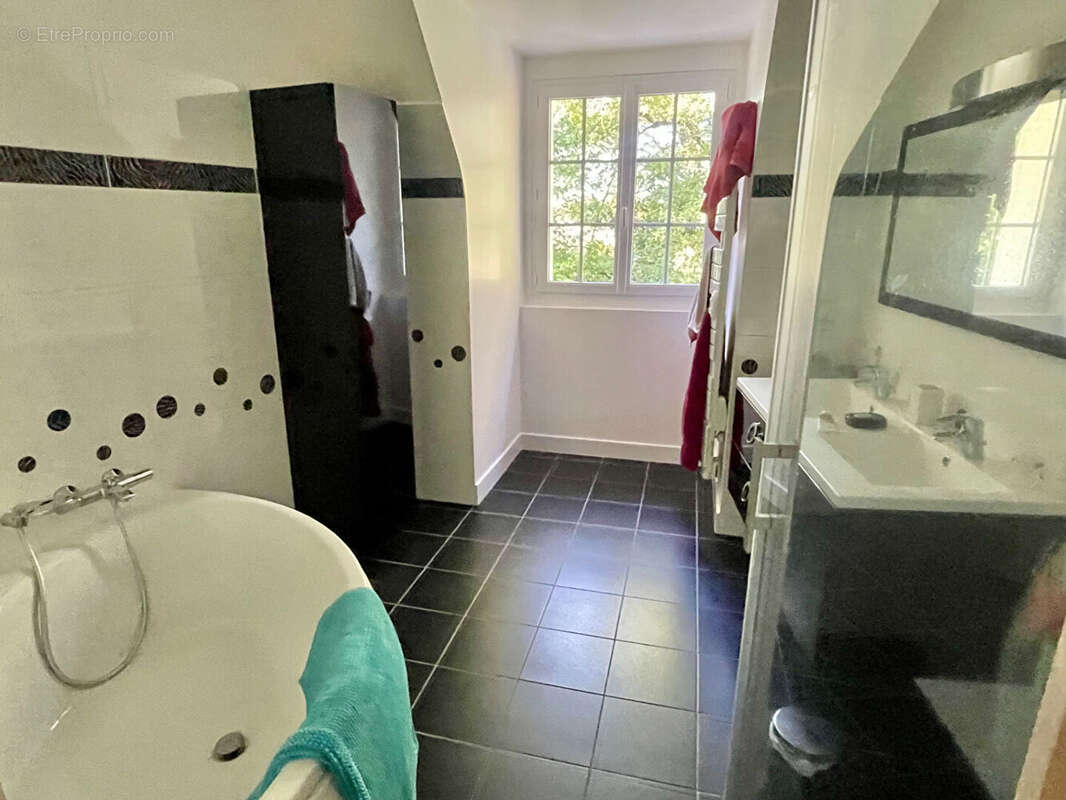 Maison à VERNOU-SUR-BRENNE