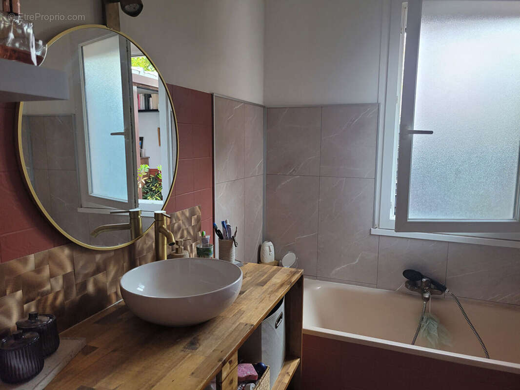ROCHEFORT secteur calme maison de 93 m² de type 4 avec jardin intimiste - photo 10