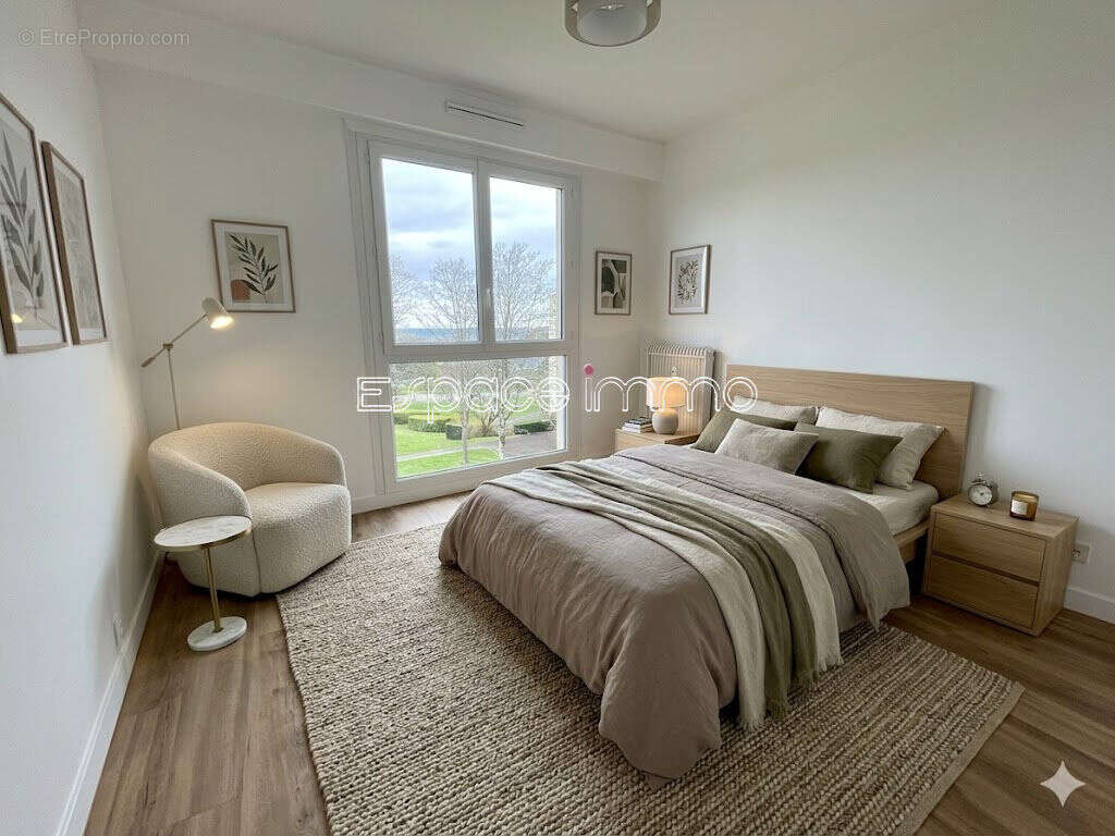 Appartement à MONT-SAINT-AIGNAN