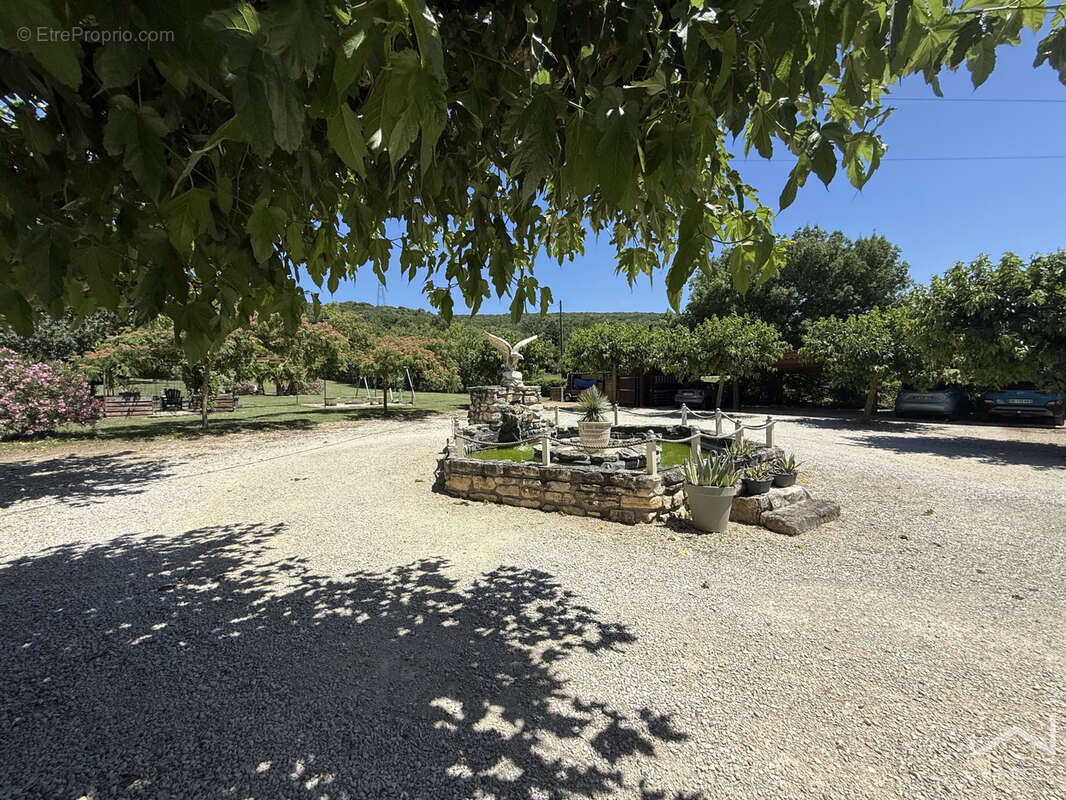 Maison à LA GARDE-ADHEMAR