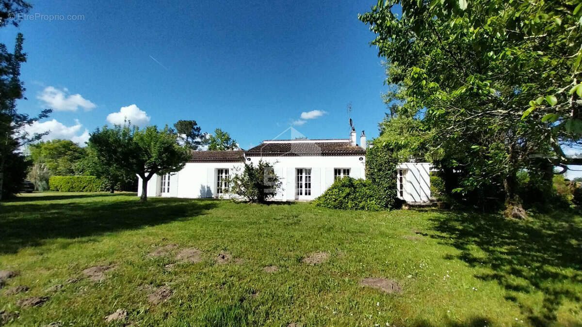 Maison à PORT-SAINTE-FOY-ET-PONCHAPT