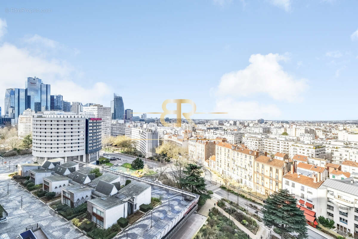 Appartement à COURBEVOIE