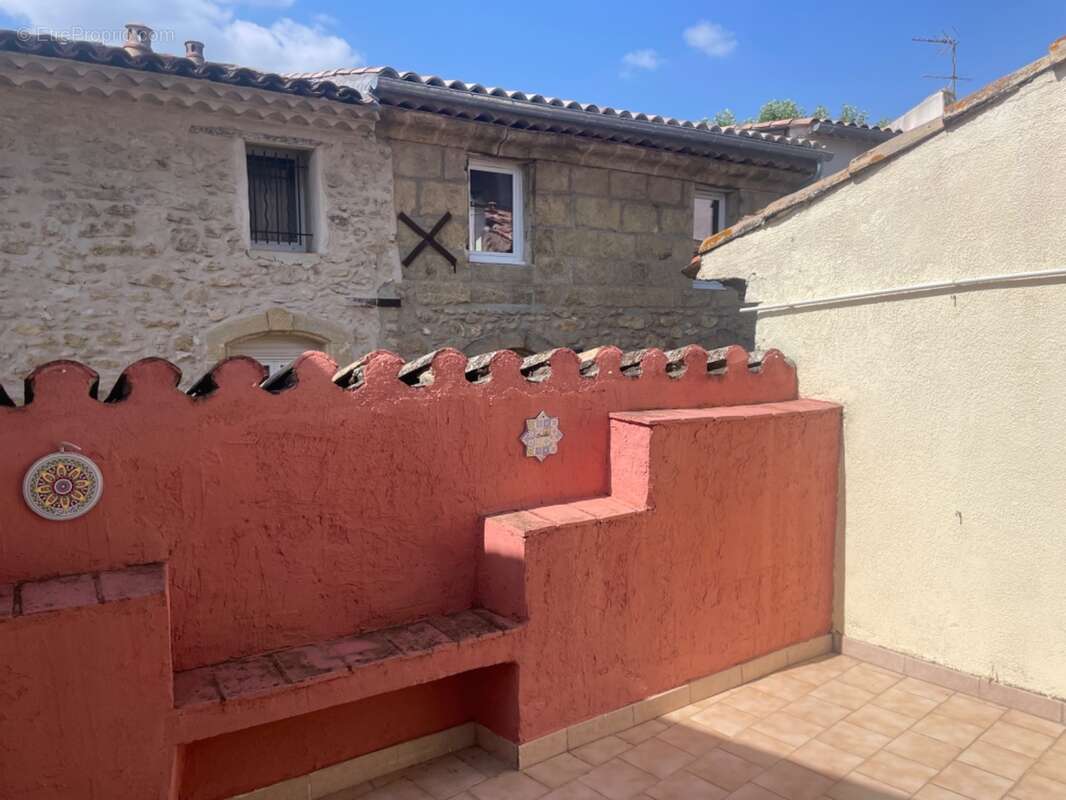 Maison à vendre 3 pièces  village de GRANS (13) - photo 7