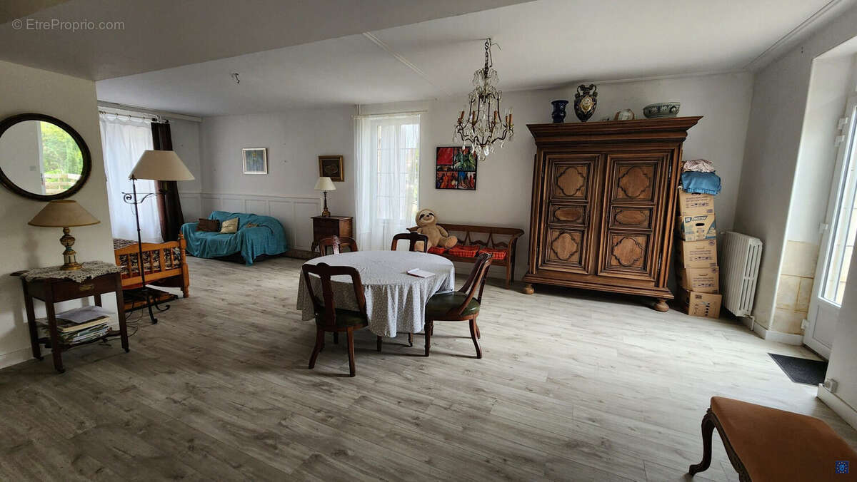 Maison à MORTAGNE-SUR-GIRONDE