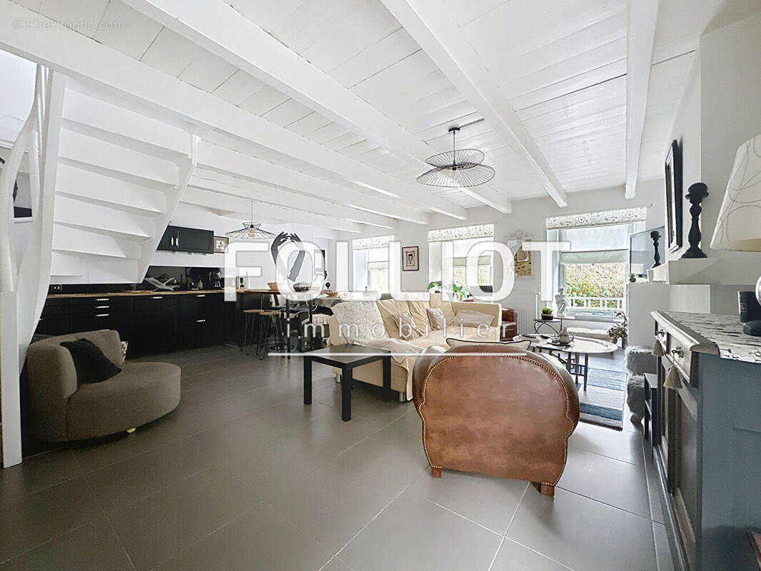 Maison à LONGUEVILLE