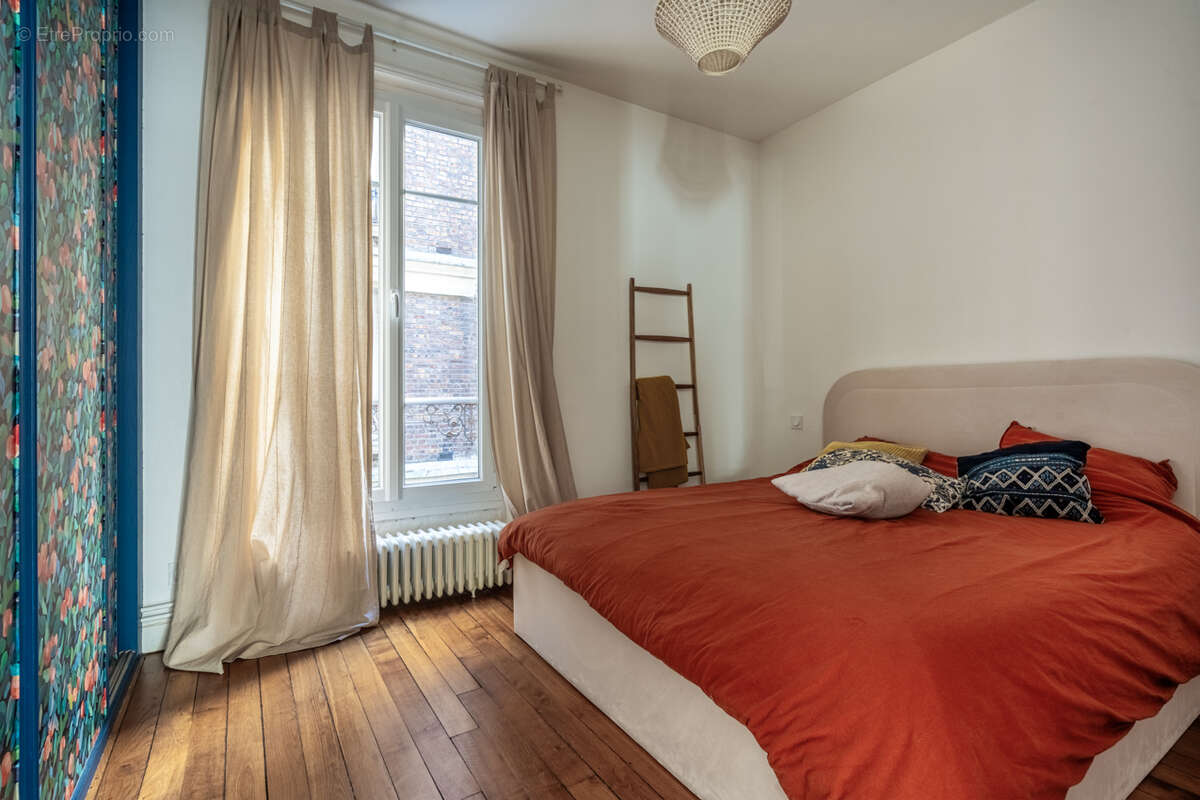 Appartement à PARIS-11E