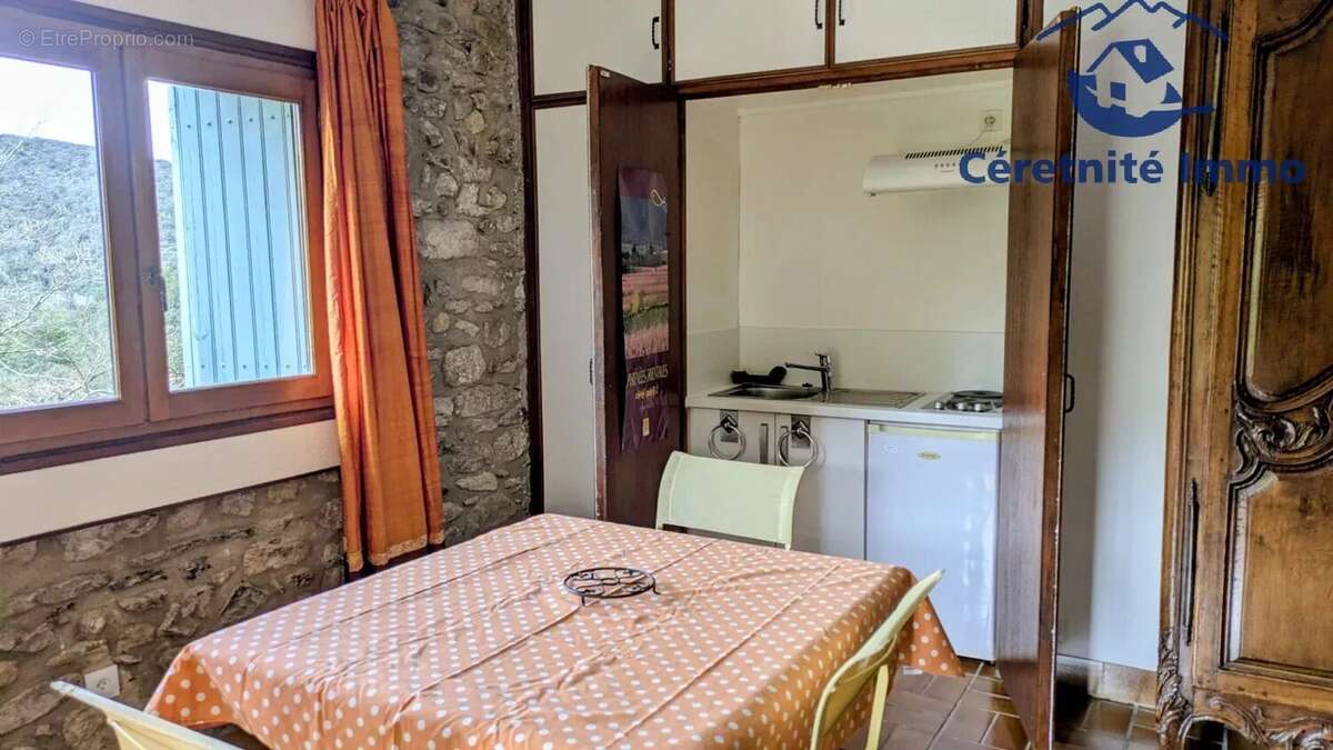 Maison à REYNES