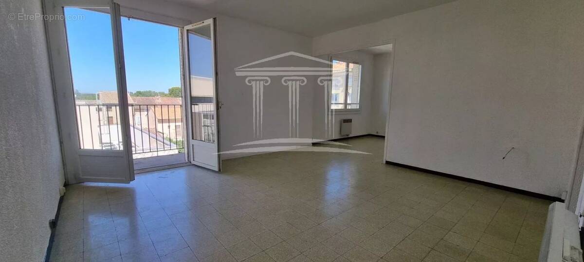 Appartement à SORGUES