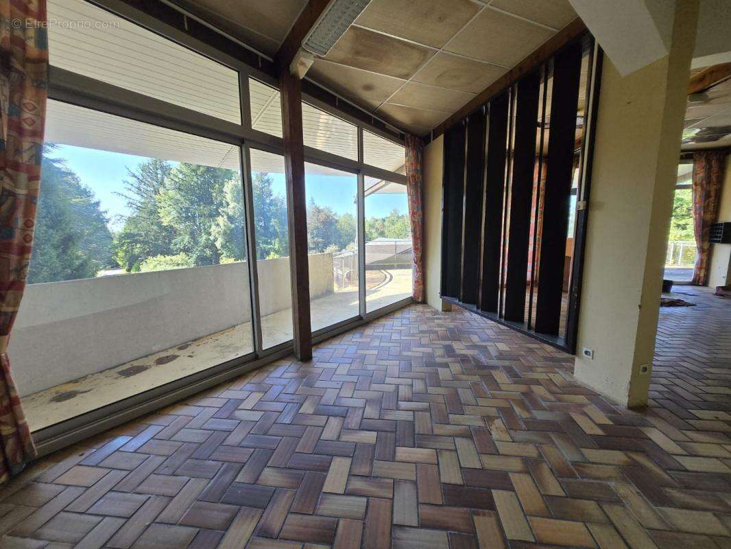 Maison à EGLETONS