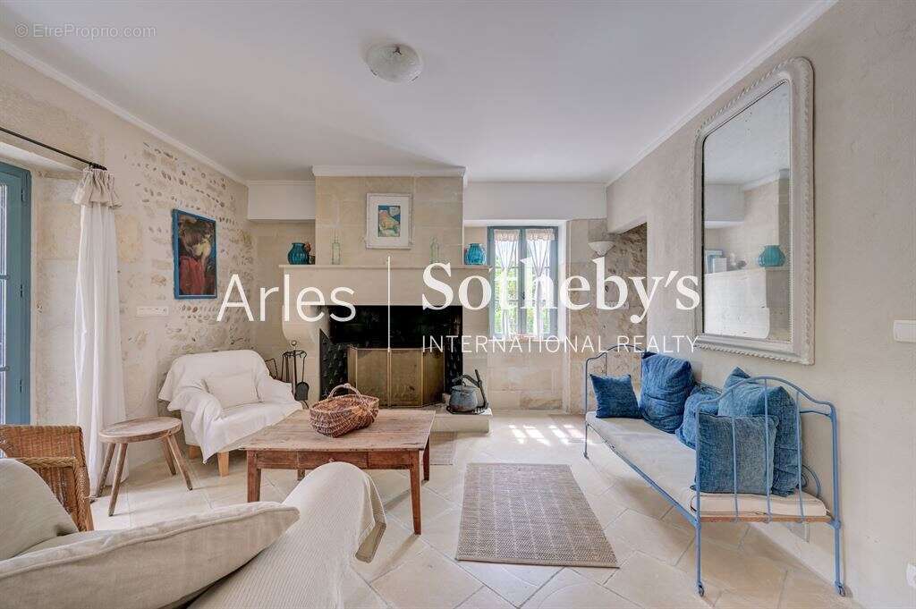 Maison à BELLEGARDE