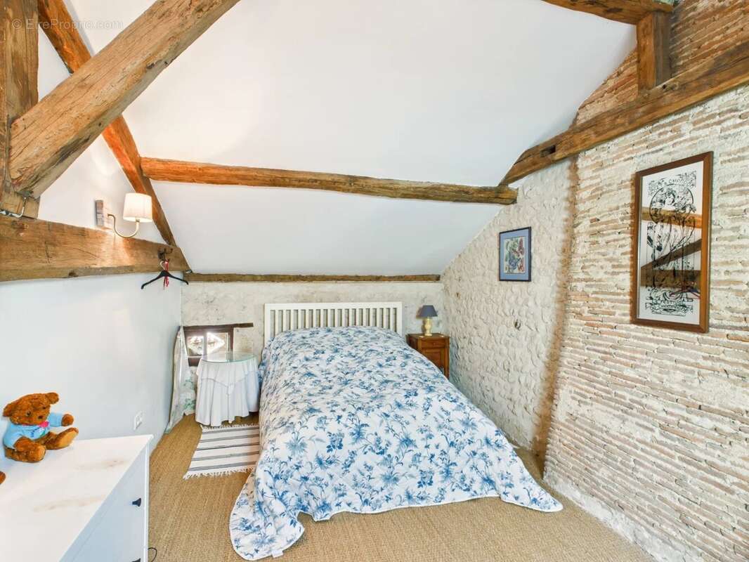 Maison à MONTIGNAC-LE-COQ