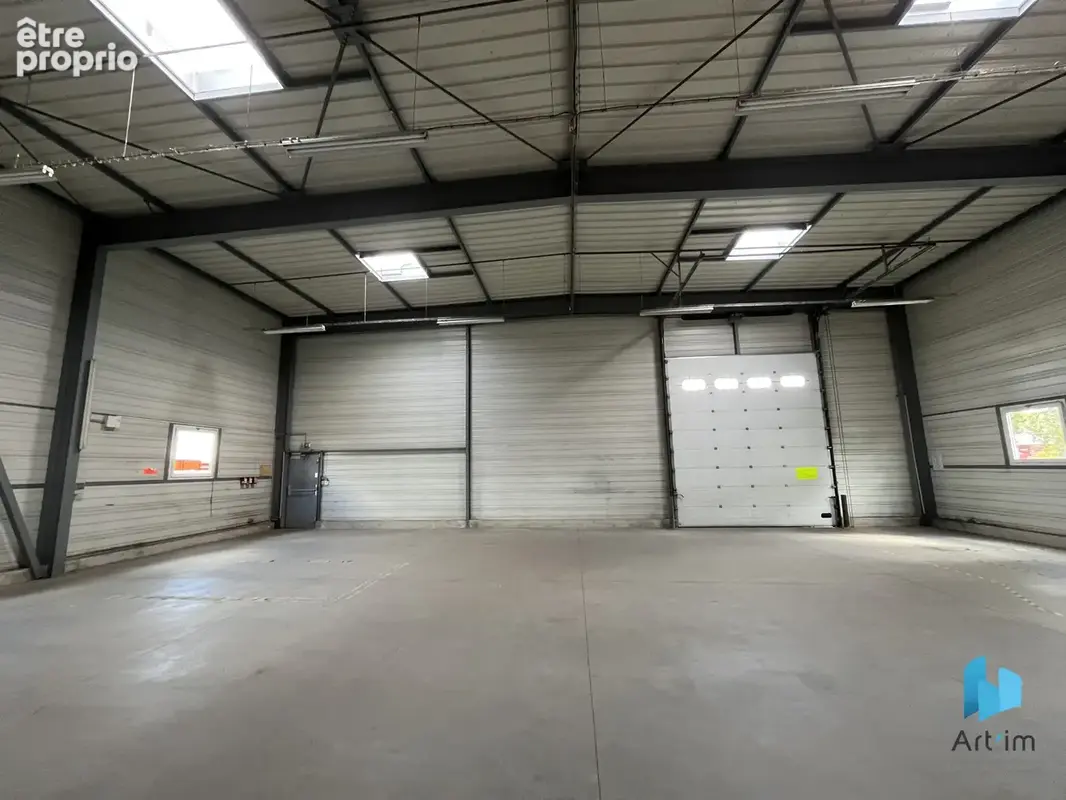 750 m2 de bâtiment à vendre secteur Université - photo 2