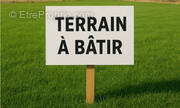Terrain à SAINT-BARTHELEMY-D&#039;ANJOU