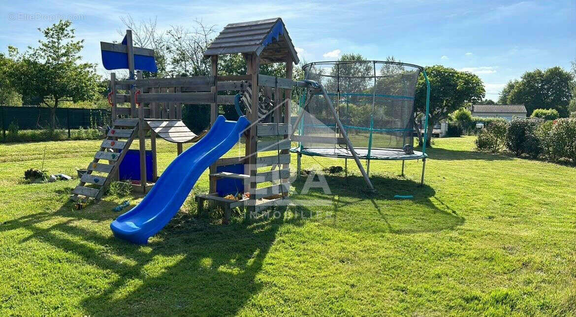 Maison à MONTPON-MENESTEROL